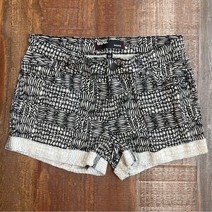 BDG | Black and White Patterned Women Shortie Shorts | Size 27